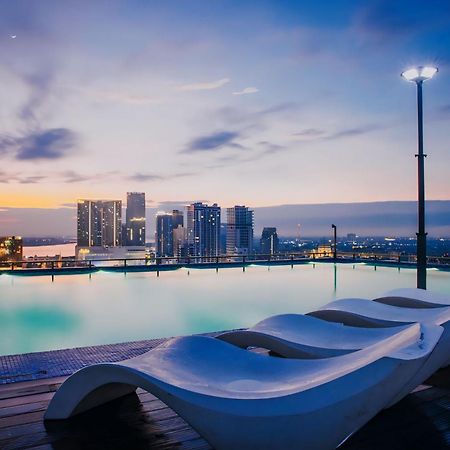 Hotel Serviced Condo Unique Infinity Pool With Mekong River View Phnom Penh Extérieur photo